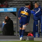 Principal jogador do Boca, Paredes sente lesão antes de jogo contra o Vasco
