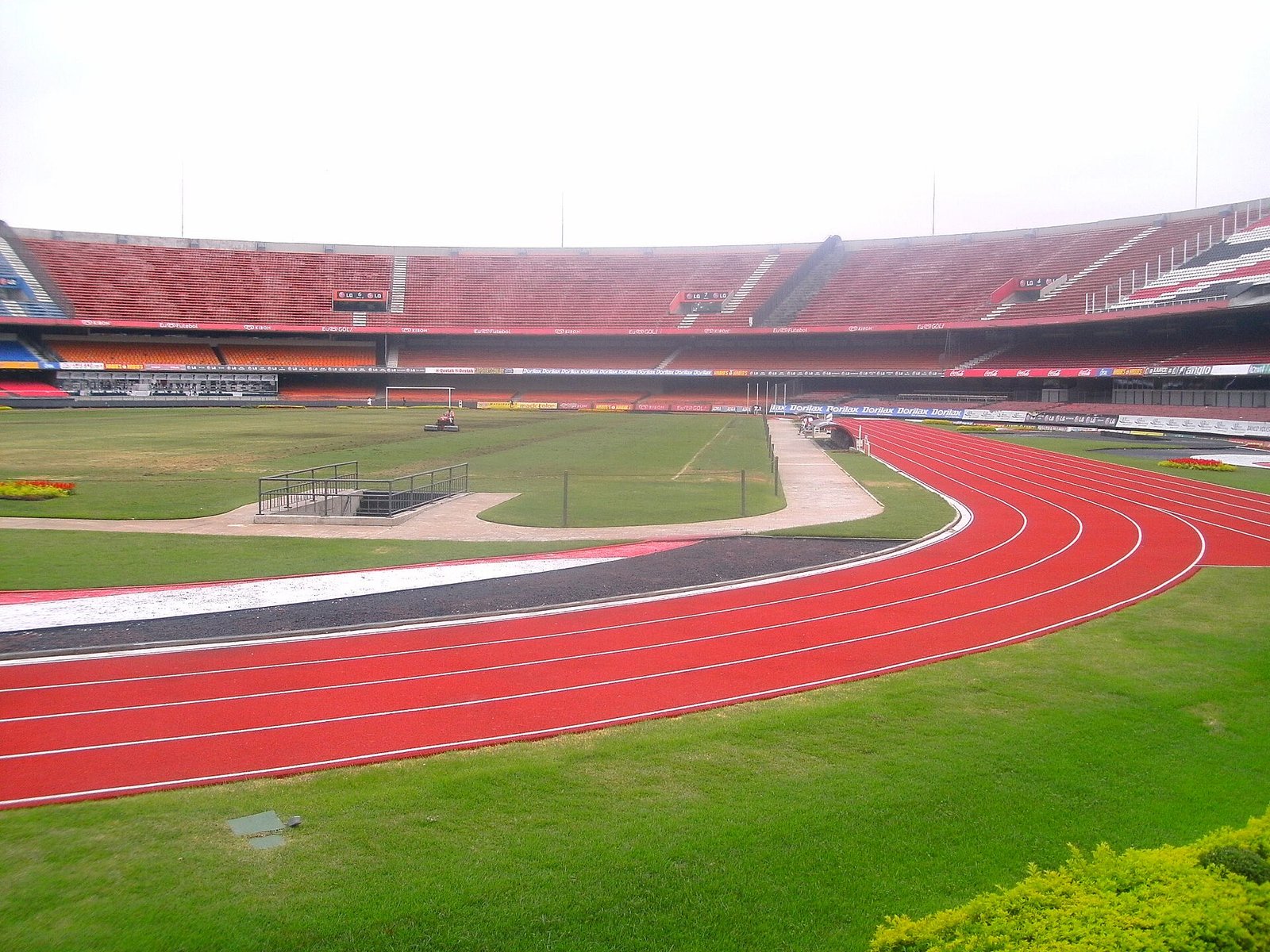 Patinhas esteve aqui - Estadio do Morumbi 2 - panoramio