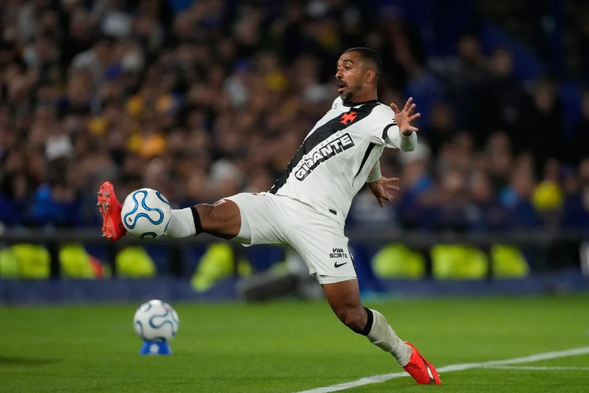 Paulo Henrique deve ser titular do Vasco contra o Boca Juniors