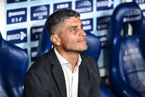 Pedro Emanuel vê Vasco lento e projeta duelo contra o Boca