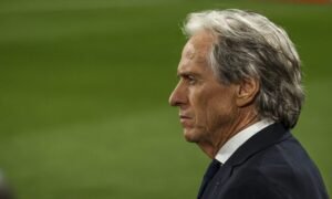 Jorge Jesus enfrenta torcida portuguesa em meio à crise com Cristiano Ronaldo