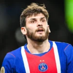 PSG confirma lesão grave de Kvaratskhelia