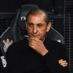 Corinthians define Ramón Díaz como favorito após demissão de Diniz
