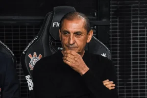 Corinthians define Ramón Díaz como favorito após demissão de Diniz