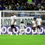 Análise: Corinthians brinca com perigo, e trapalhadas da diretoria elevam risco de rebaixamento