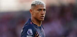 Richarlison, do Tottenham, em jogo contra o Brentford pelo Campeonato Inglês