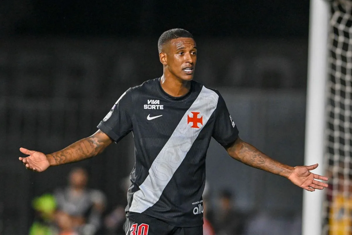 Robert Renan ganha destaque na Europa, e Vasco projeta permanência