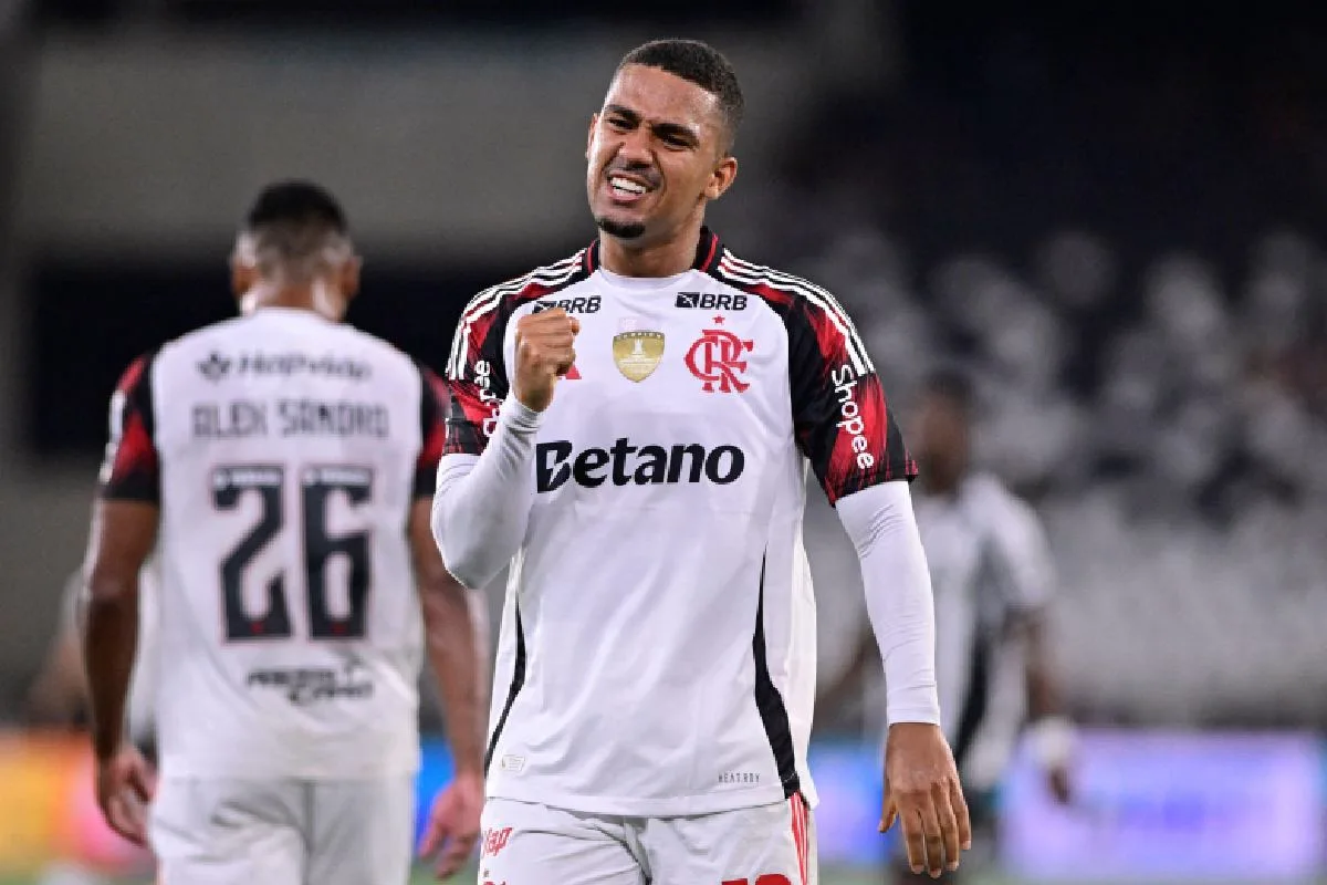 Samuel Lino abre o jogo sobre críticas da torcida do Flamengo