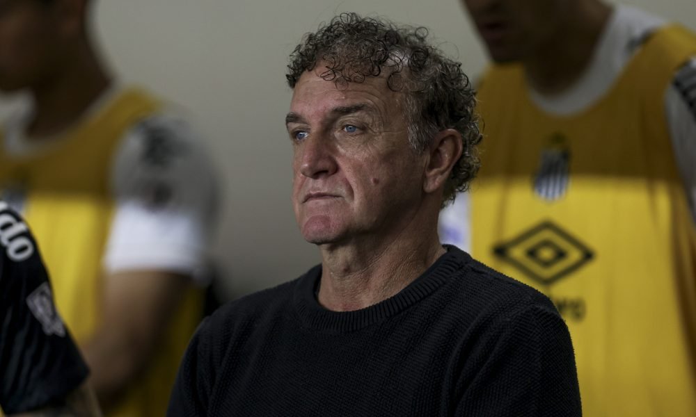 "Não seria justo perder o jogo", diz Cuca após empate em clássico