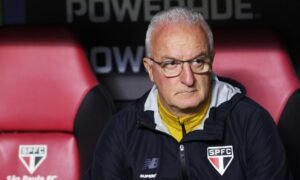 Dorival Júnior desabafa sobre passagem pelo São Paulo e situação do CT