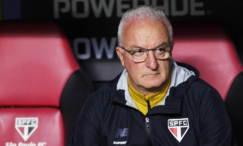 Dorival Júnior desabafa sobre passagem pelo São Paulo e situação do CT