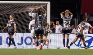 Emily Lima lamenta crise no Corinthians após vice no Brasileirão Feminino
