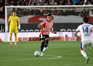 Estudiantes perde com reservas antes de semifinal contra o Flamengo