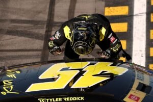 NASCAR Cup: Reddick encerra seca de seis meses e vence em Phoenix