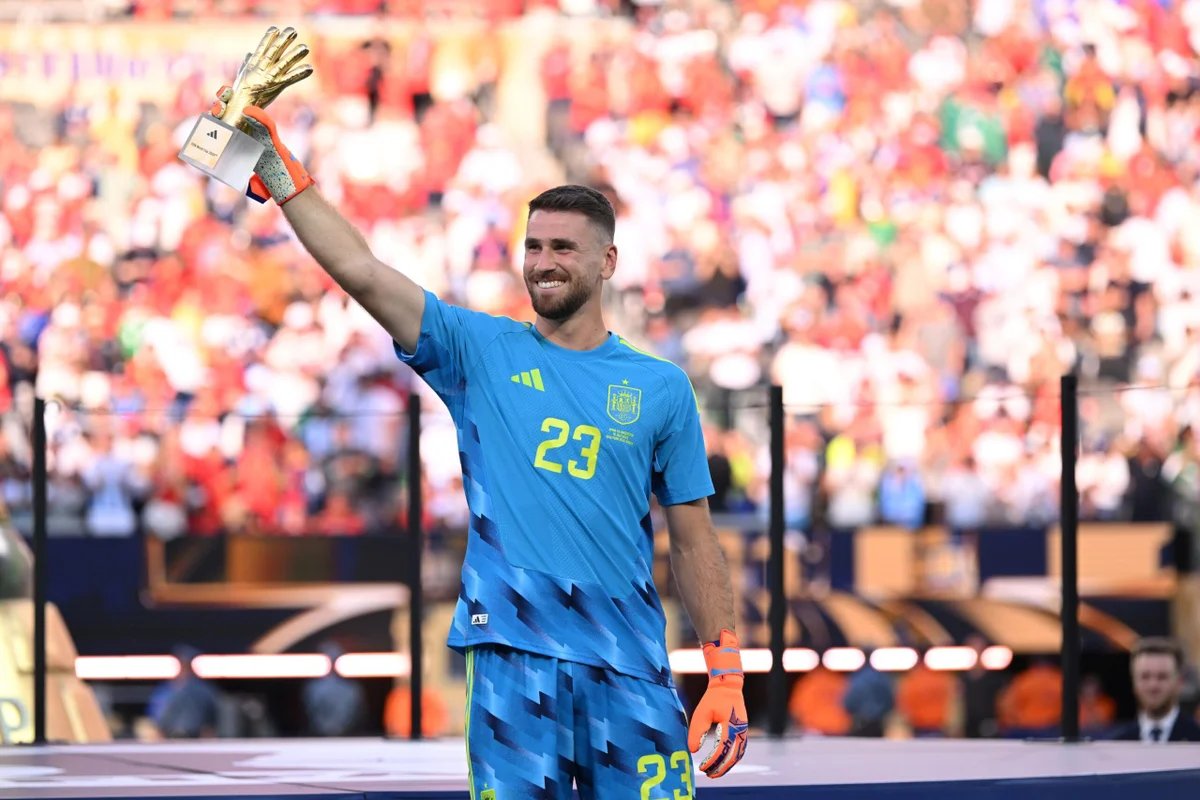 Bola de Ouro: campeão do mundo, Unai Simón é eleito melhor goleiro