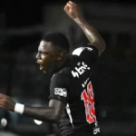 Brenner e Marino em teste no Vasco