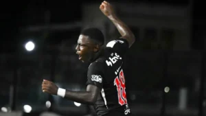 Brenner e Marino em teste no Vasco