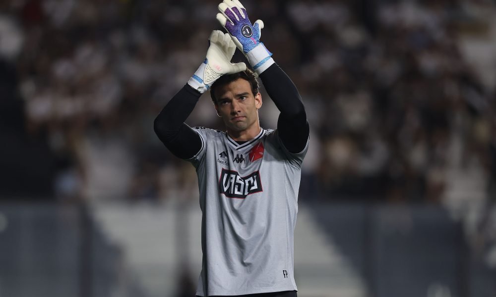 Léo Jardim lamenta empate do Vasco, mas vira a chave para decisão na Sul-Americana: "Foco total"