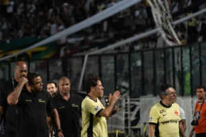 Vasco aprova venda de 90% da SAF para Marcos Lamacchia