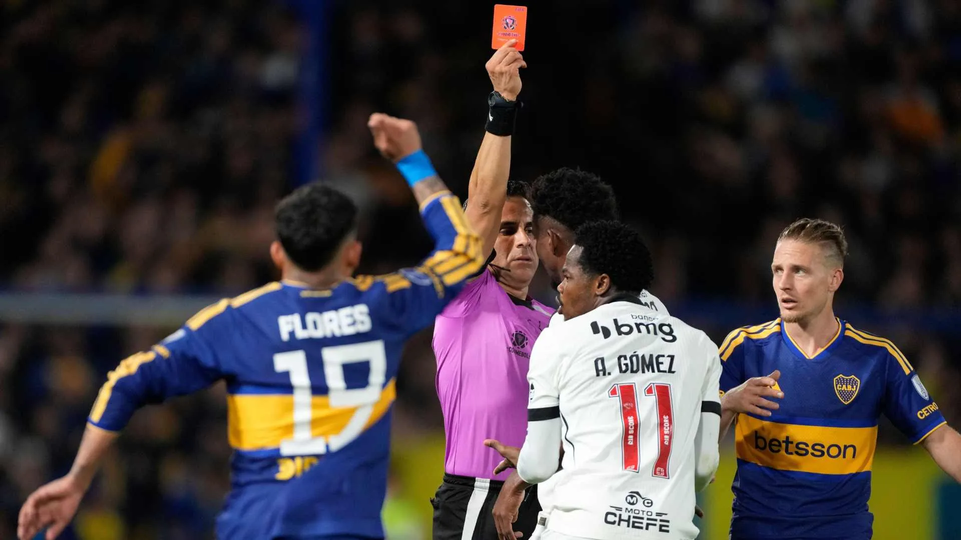 Andrés Gómez se desculpa por expulsão em Boca Juniors x Vasco