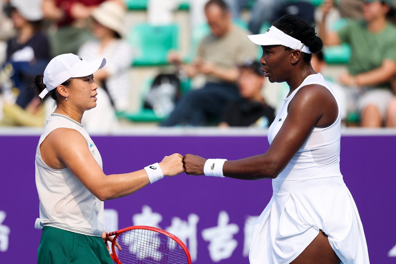 Venus e Tjen caem em três sets na semifinal de Guangzhou