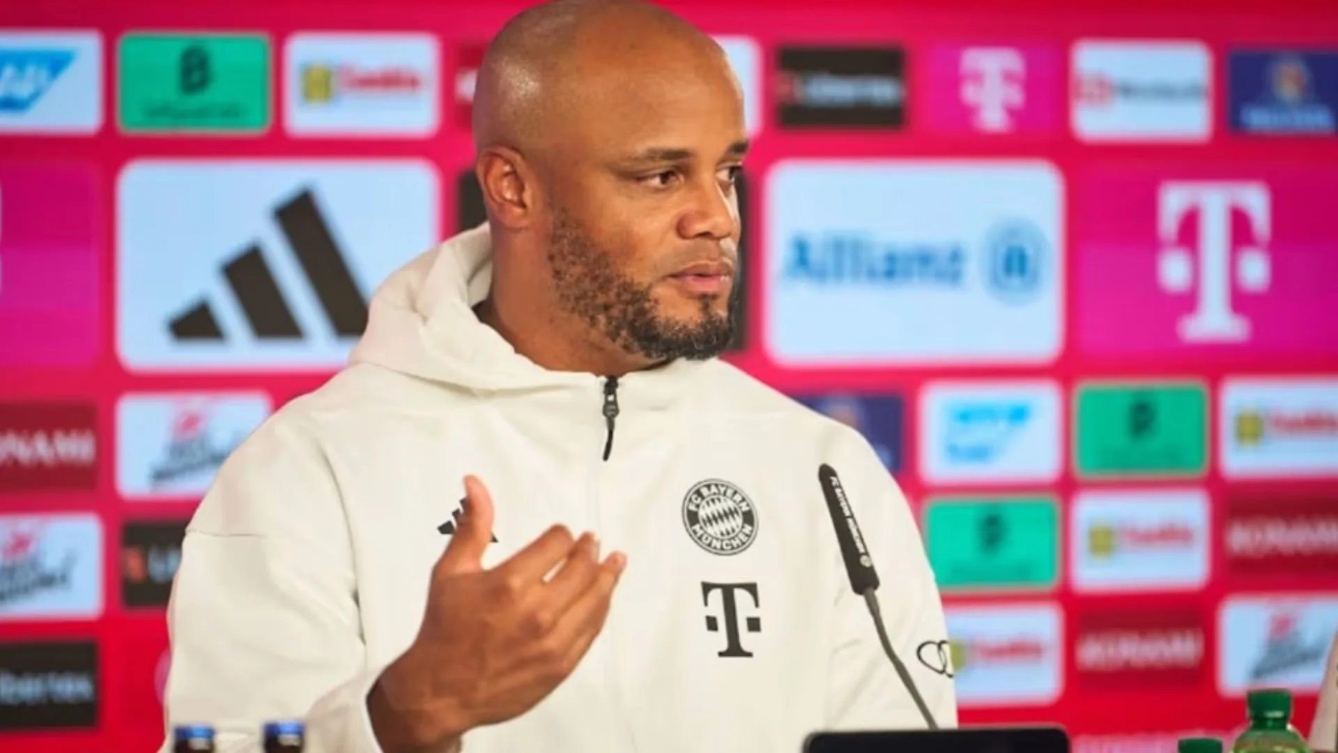 Kompany desmaia e ficará afastado do Bayern por semanas