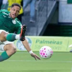 Vitor Roque desfalca Palmeiras na semifinal da Libertadores