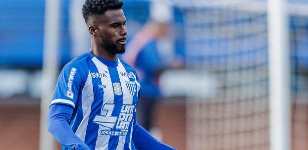 Wallison, do Avaí, acusou Matheus Araújo, do Ceará, de racismo