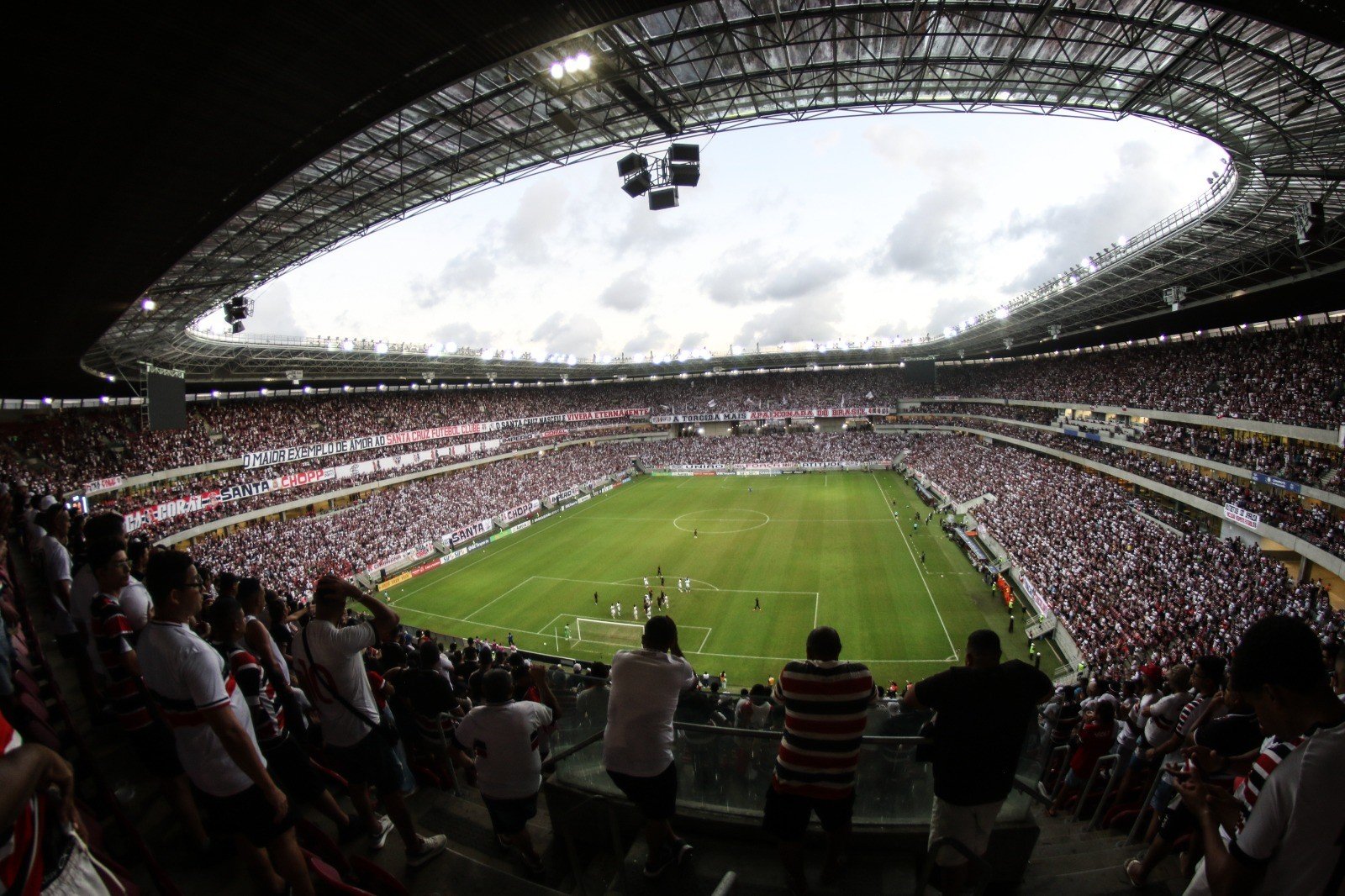 Santa Cruz atrai 260 mil torcedores e bate recordes na Arena de PE