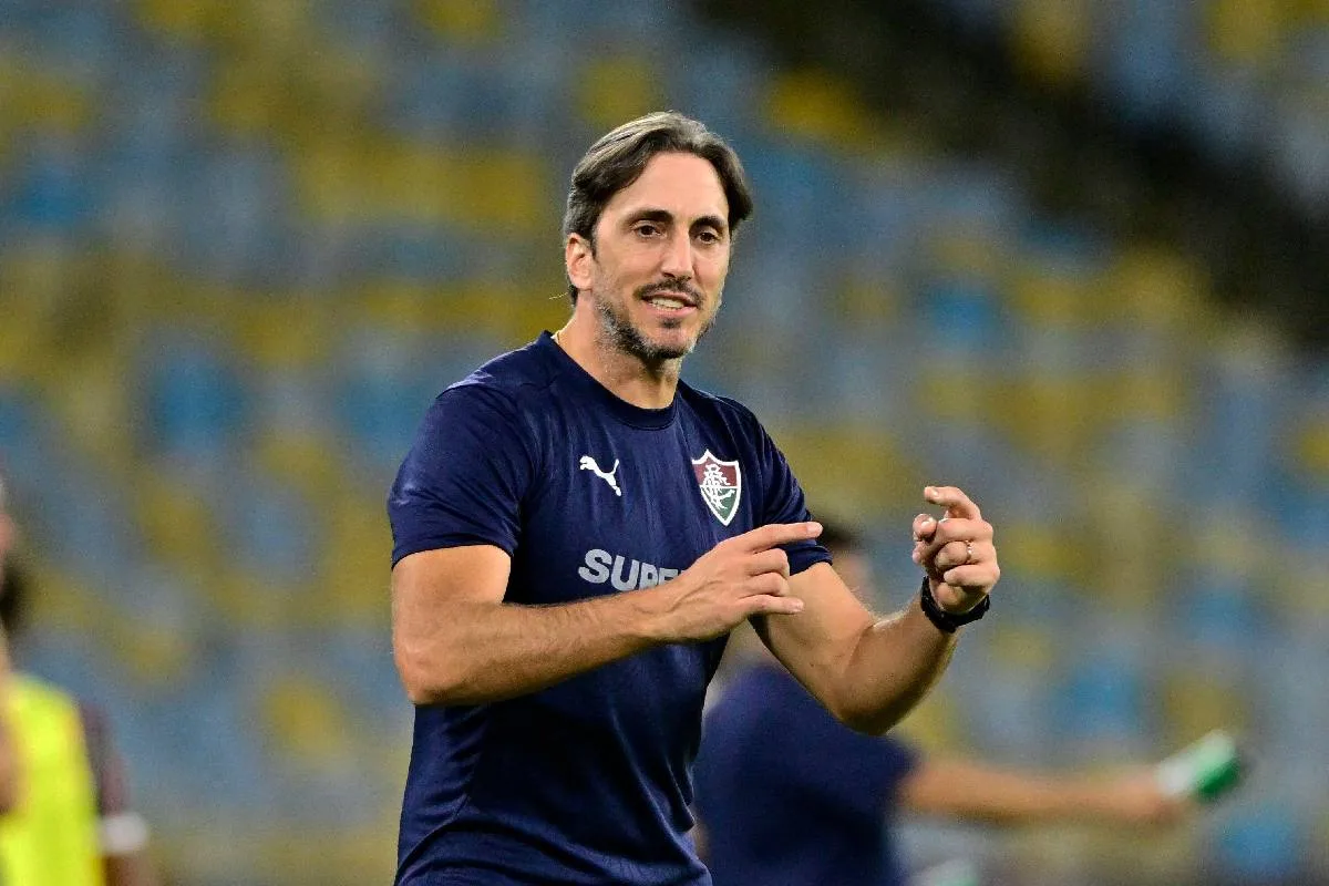 Corinthians busca Luis Zubeldía, mas mantém Ramón Díaz como plano A